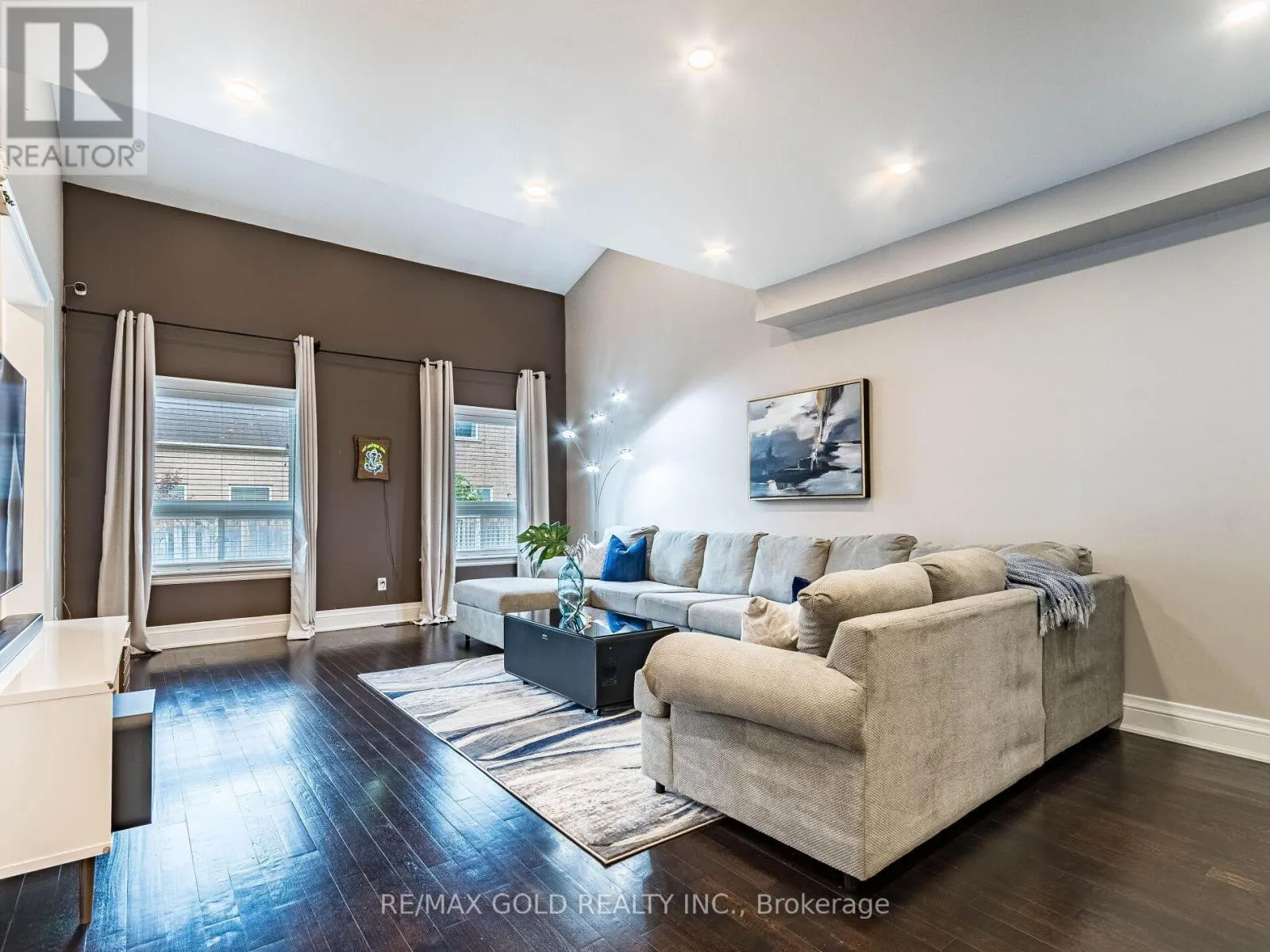 22 GAME CREEK CRESCENT