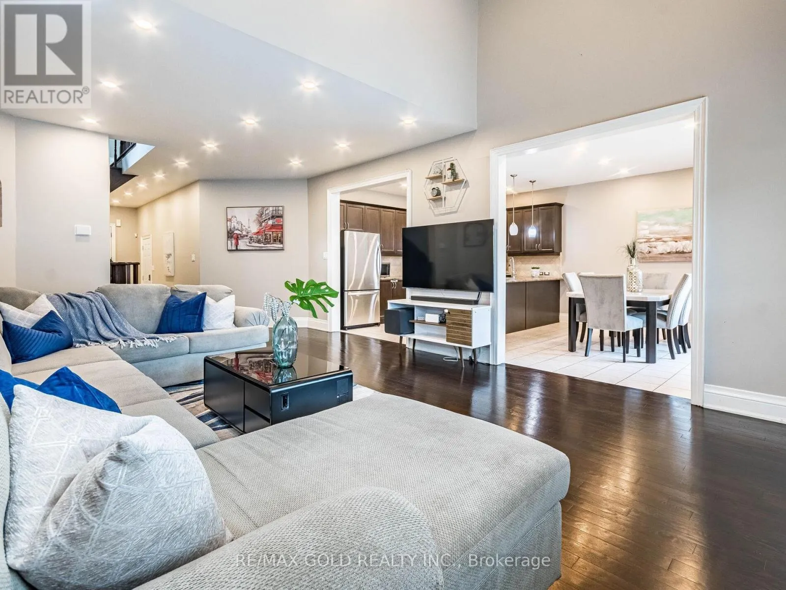 22 GAME CREEK CRESCENT