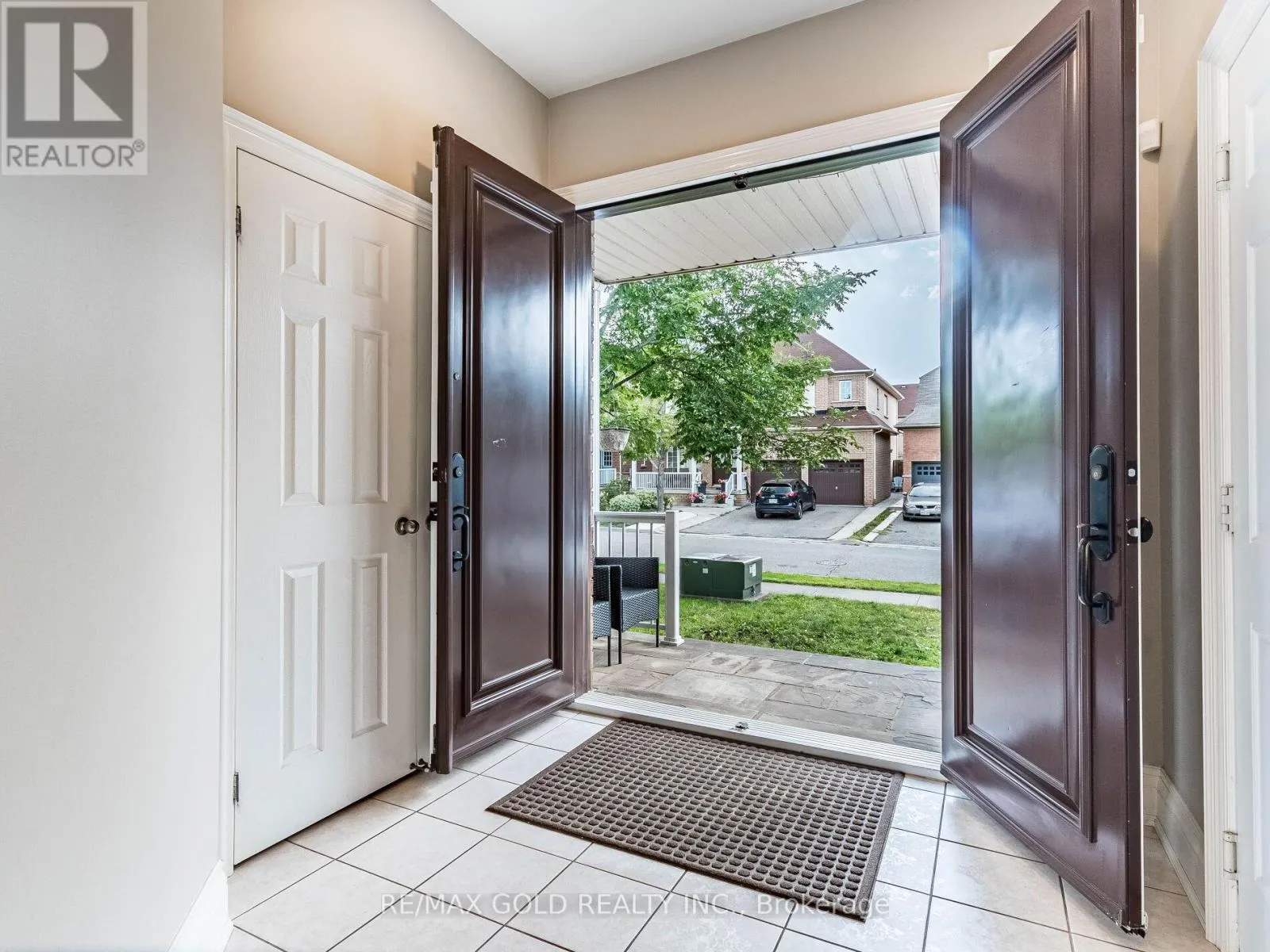 22 GAME CREEK CRESCENT