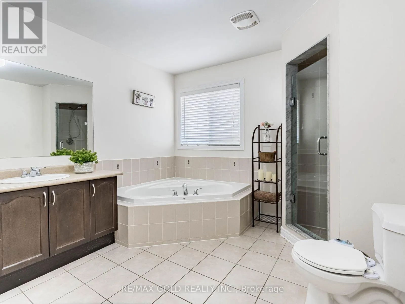22 GAME CREEK CRESCENT