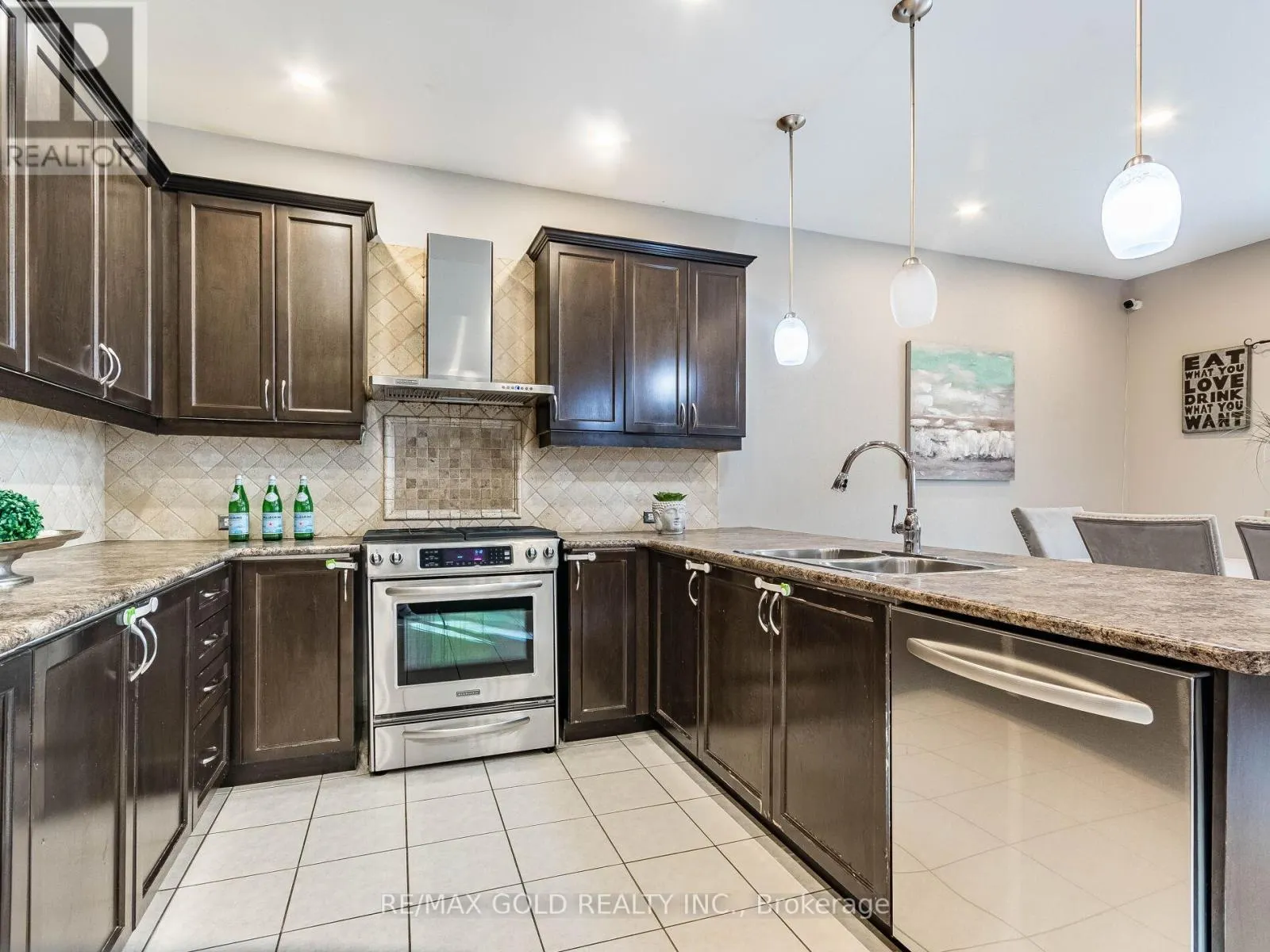 22 GAME CREEK CRESCENT