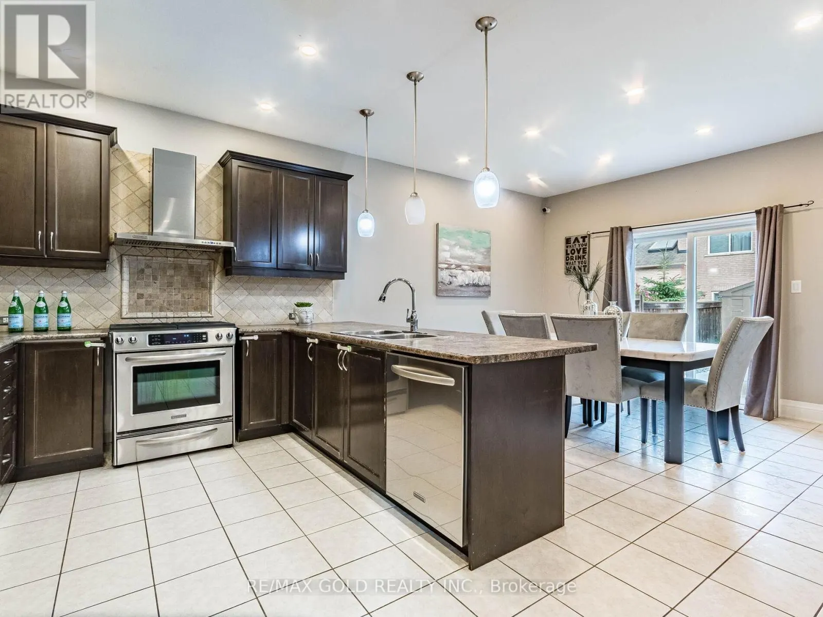22 GAME CREEK CRESCENT
