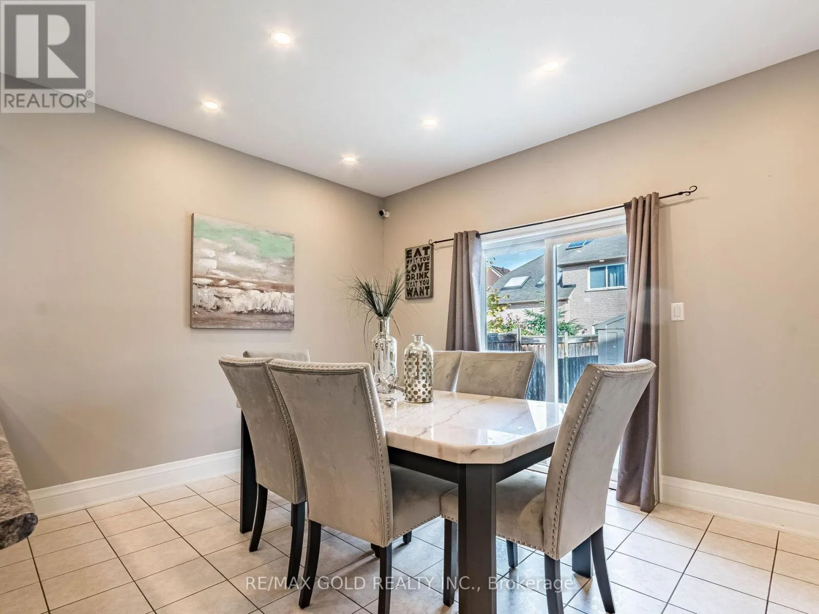 22 GAME CREEK CRESCENT