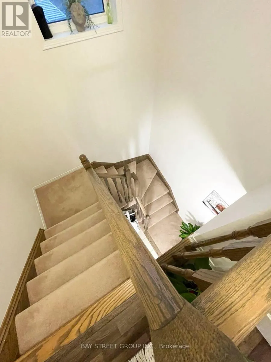 27 - 2484 POST ROAD