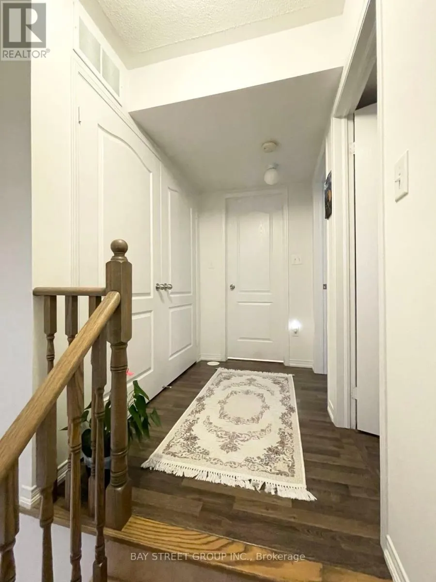 27 - 2484 POST ROAD