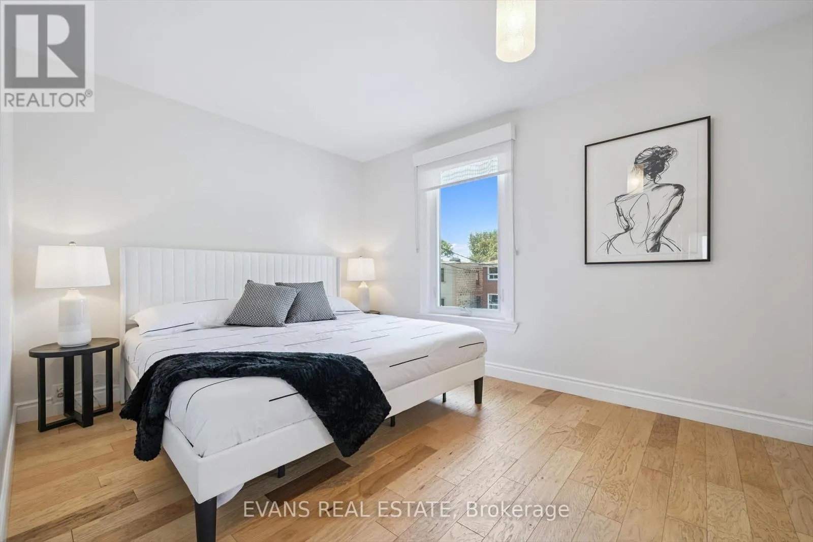 25 UXBRIDGE AVENUE