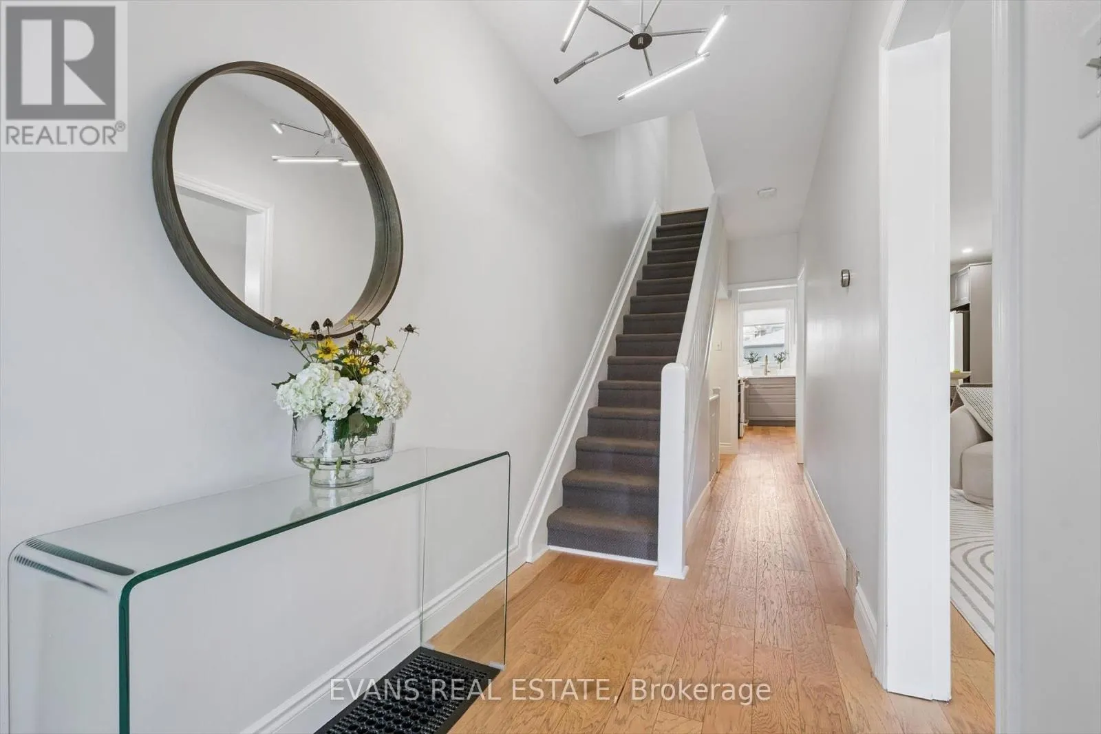 25 UXBRIDGE AVENUE