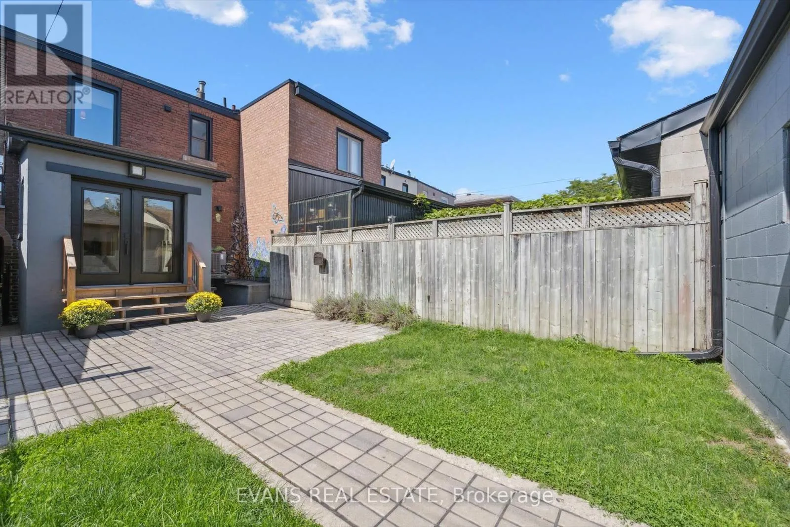 25 UXBRIDGE AVENUE