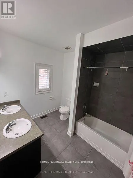 8 ARDA CRESCENT