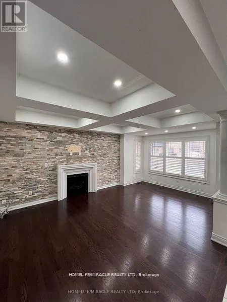 8 ARDA CRESCENT
