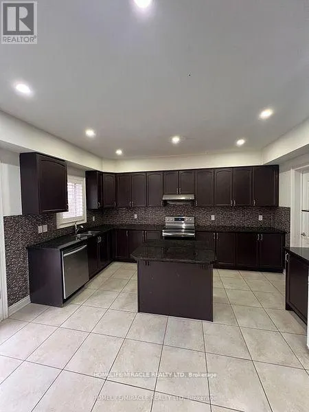 8 ARDA CRESCENT