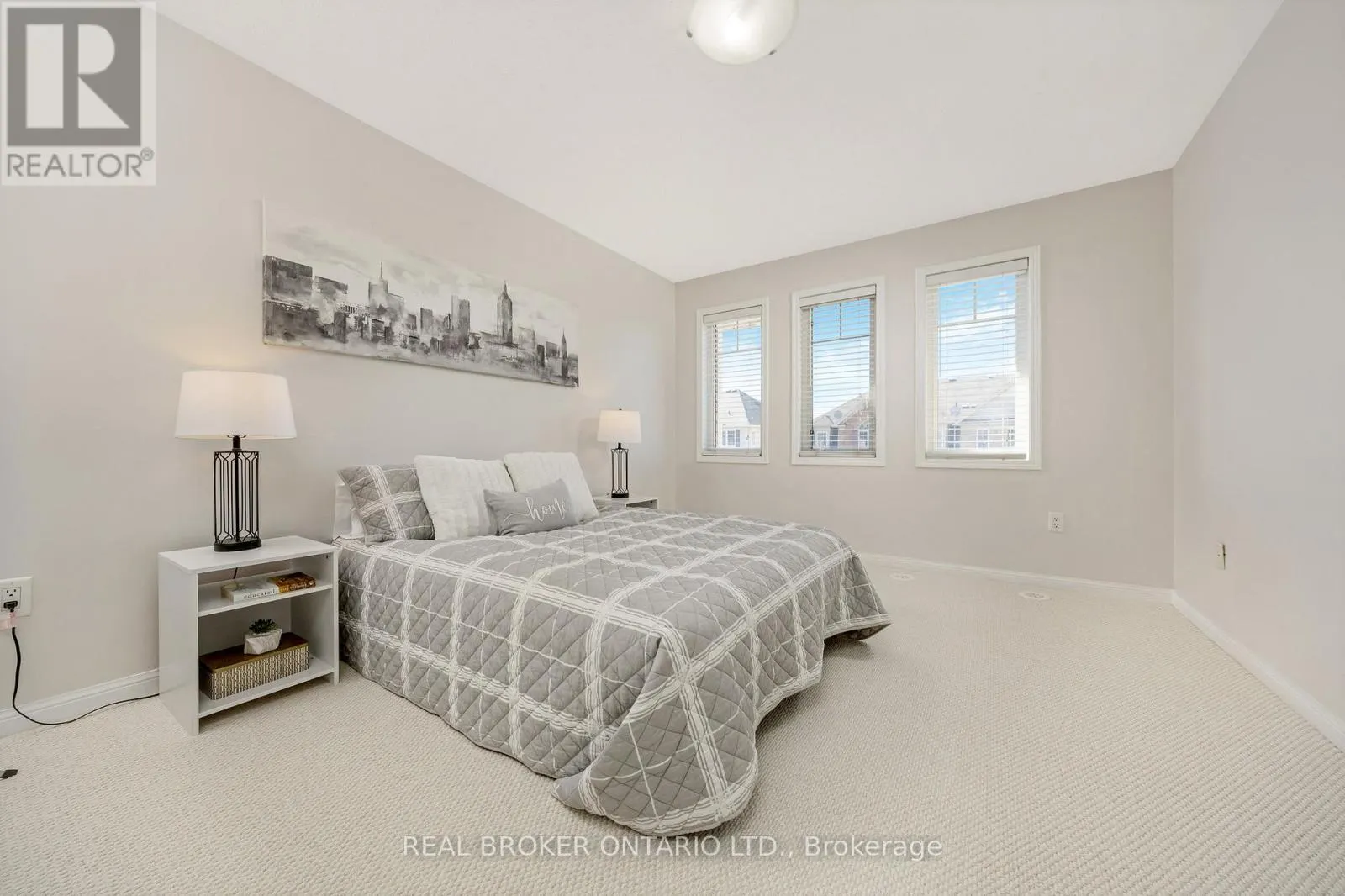 879 WILLINGDON CRESCENT