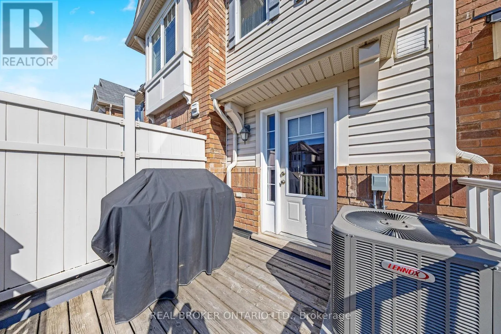879 WILLINGDON CRESCENT