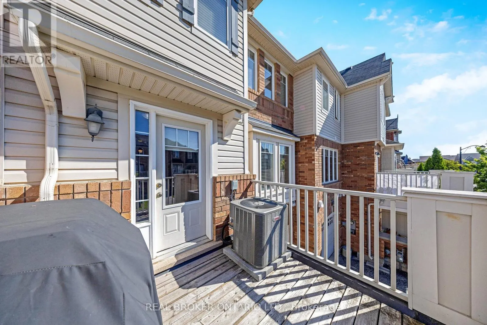 879 WILLINGDON CRESCENT