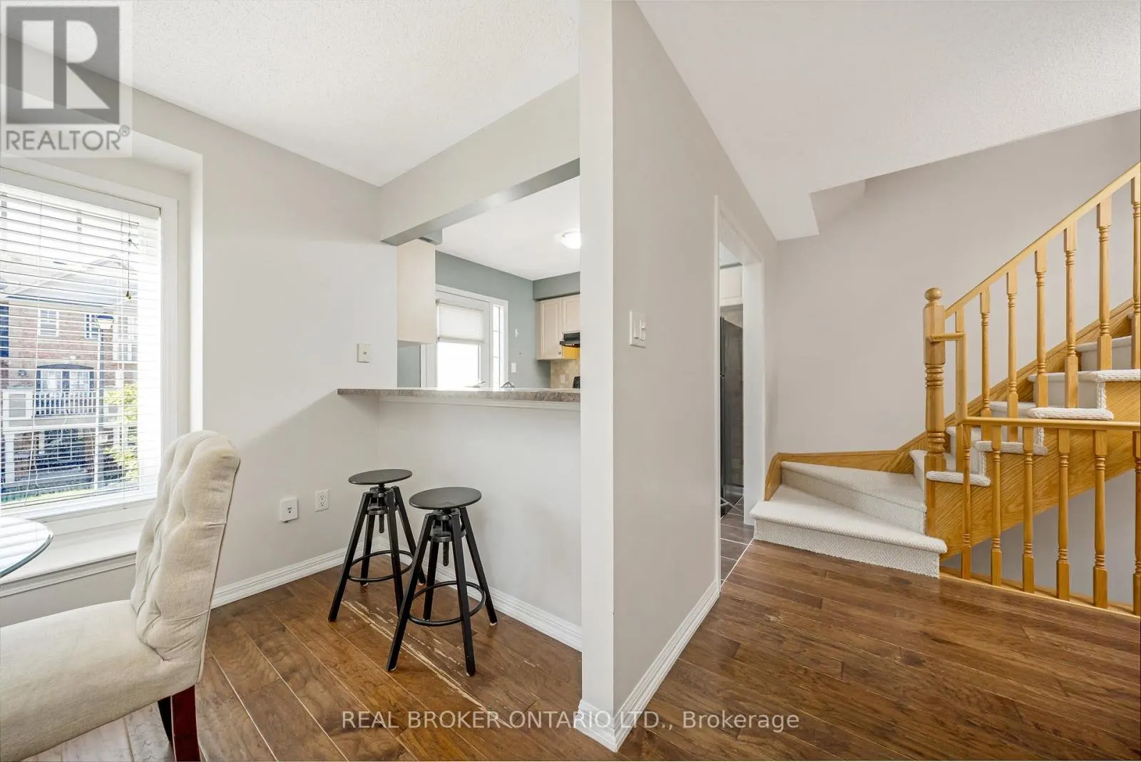 879 WILLINGDON CRESCENT