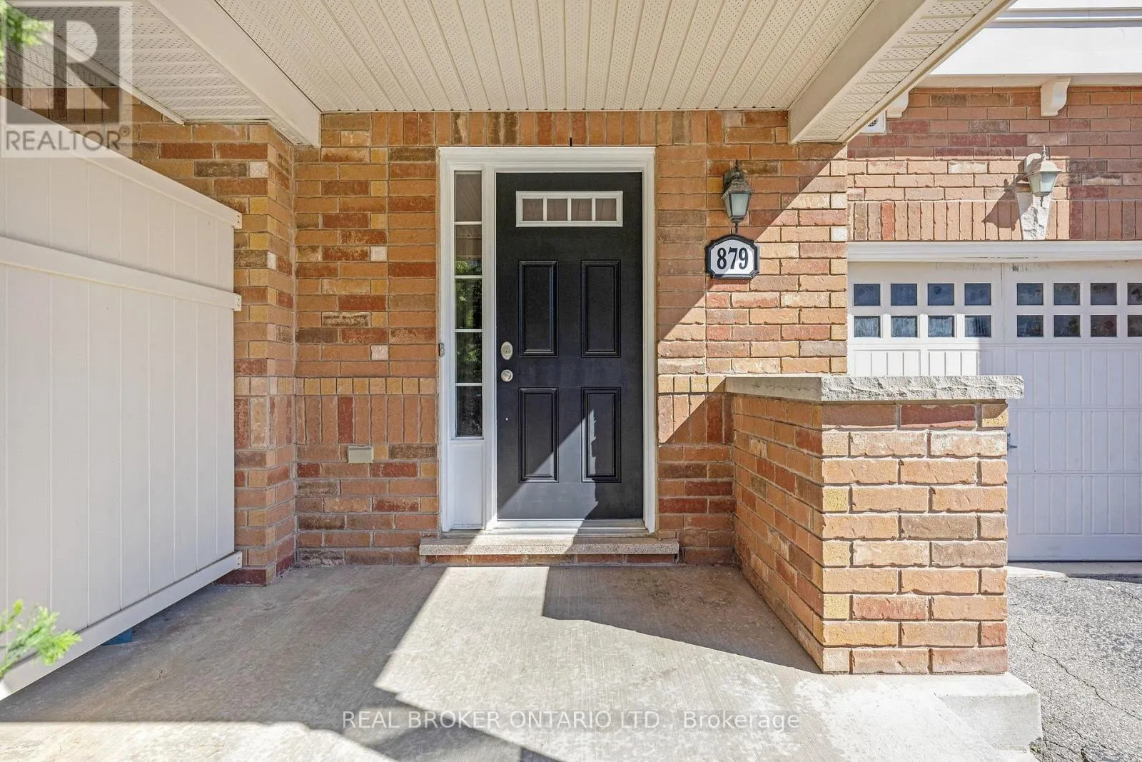 879 WILLINGDON CRESCENT
