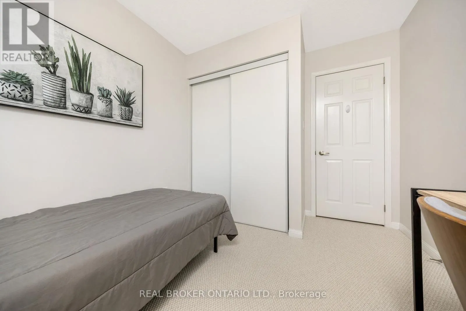 879 WILLINGDON CRESCENT