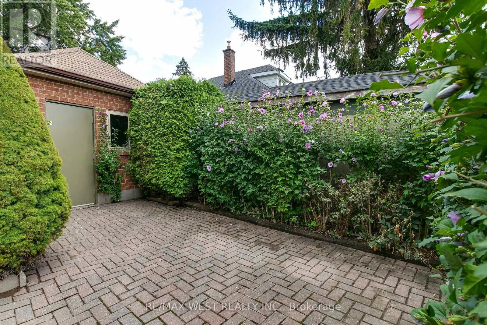 50 LARCHMERE AVENUE