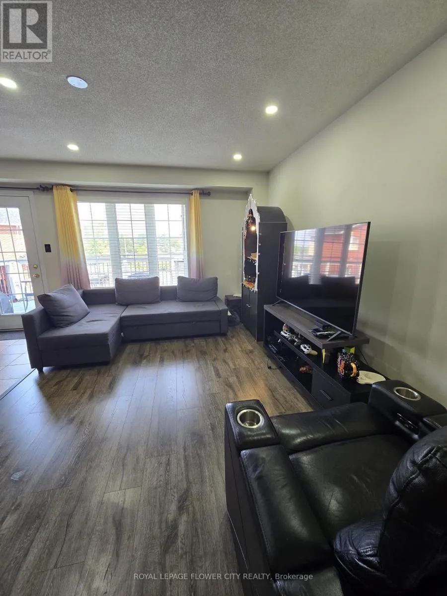 61 PEFFERLAW CIRCLE