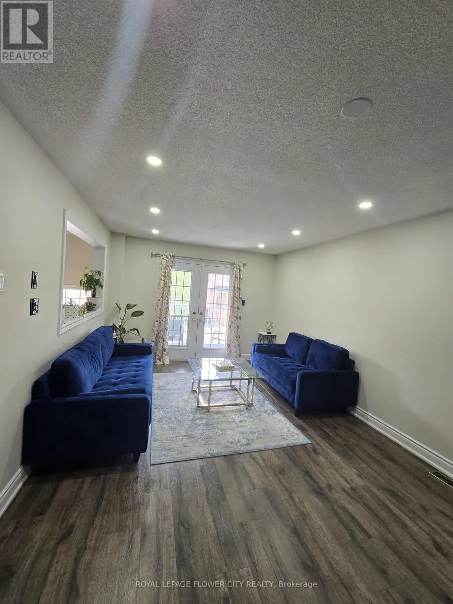 61 PEFFERLAW CIRCLE