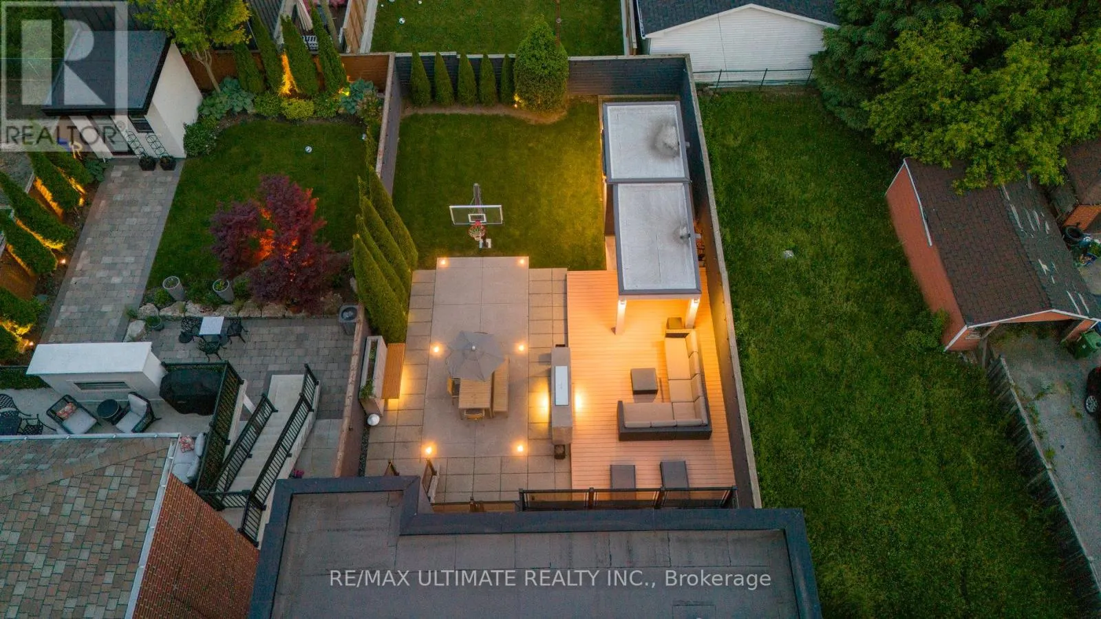 1139 GLENGROVE AVENUE W