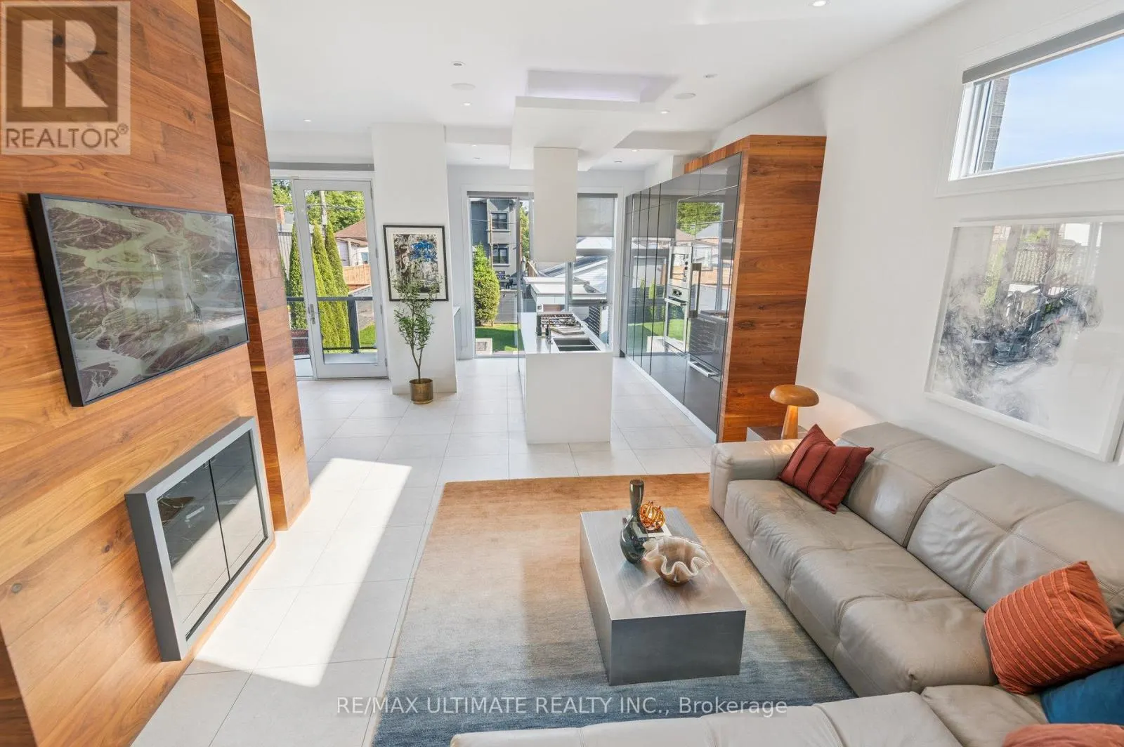 1139 GLENGROVE AVENUE W