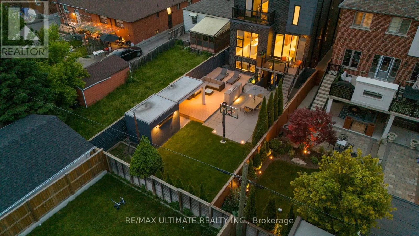 1139 GLENGROVE AVENUE W