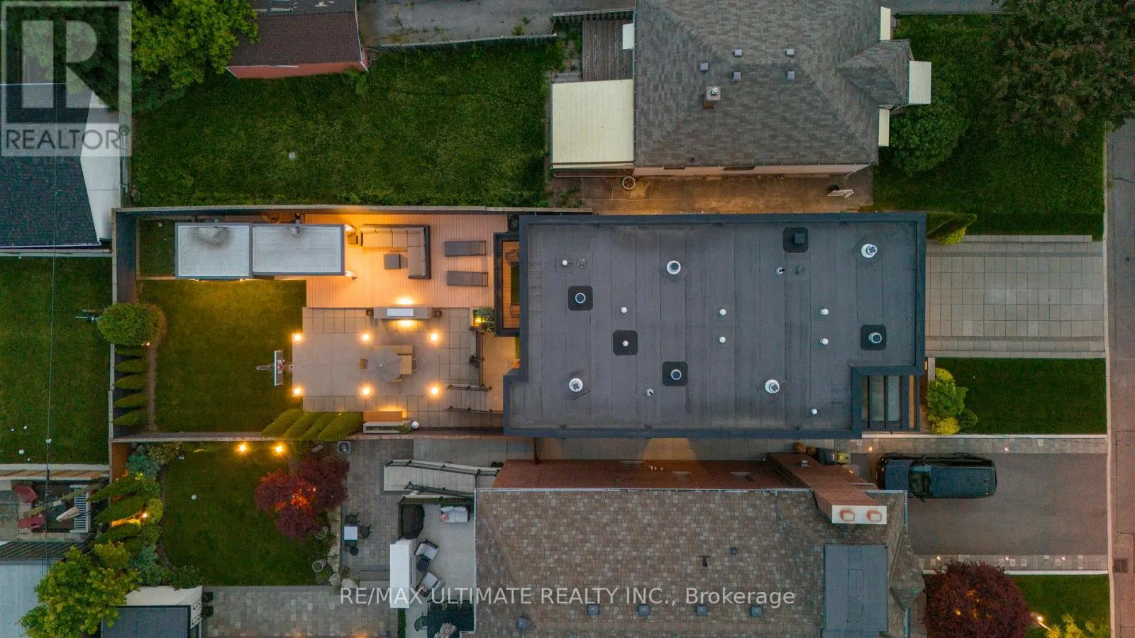 1139 GLENGROVE AVENUE W