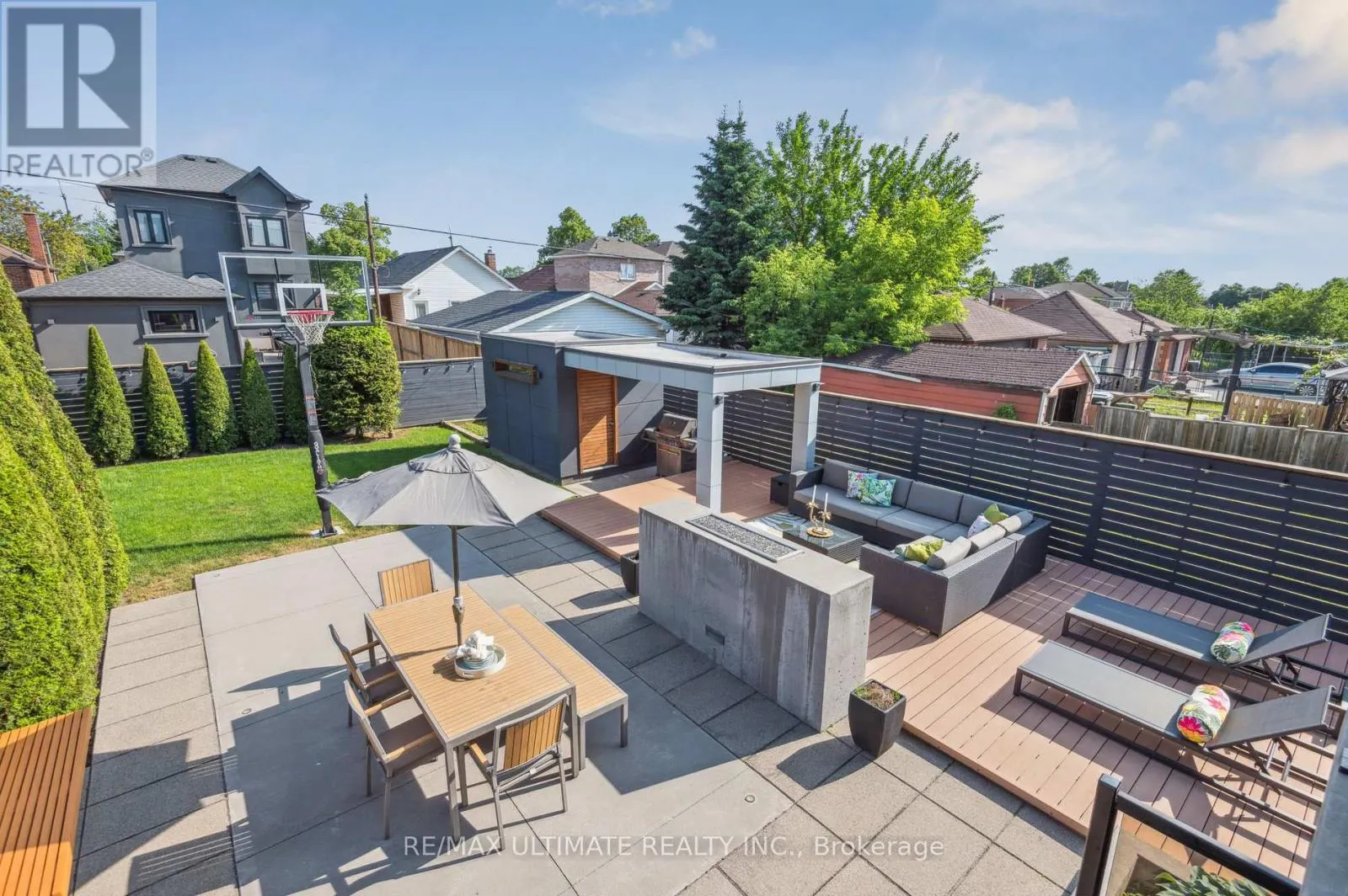 1139 GLENGROVE AVENUE W