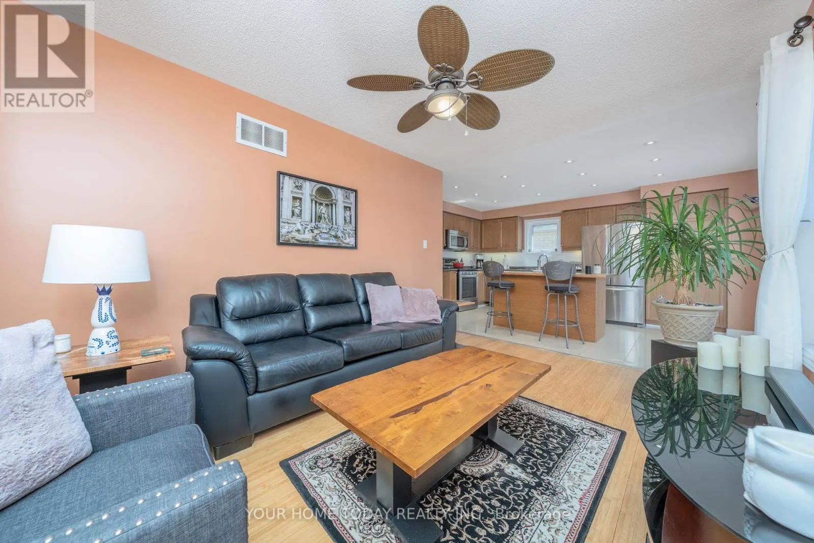 208 VAN SCOTT DRIVE