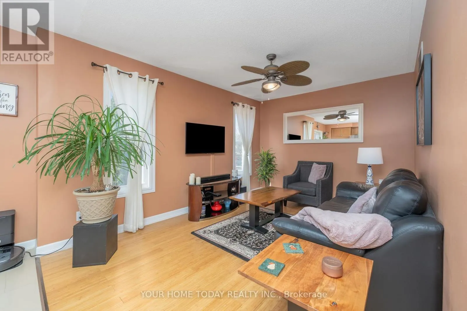208 VAN SCOTT DRIVE