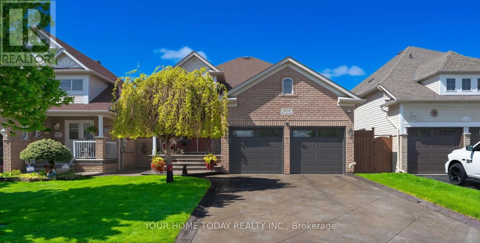 208 VAN SCOTT DRIVE