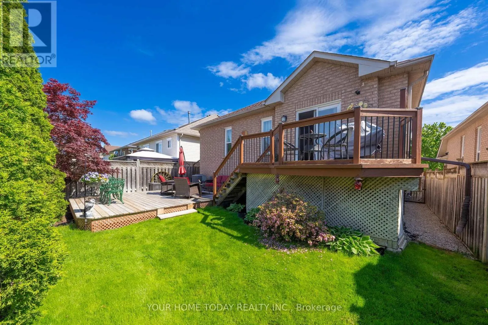 208 VAN SCOTT DRIVE