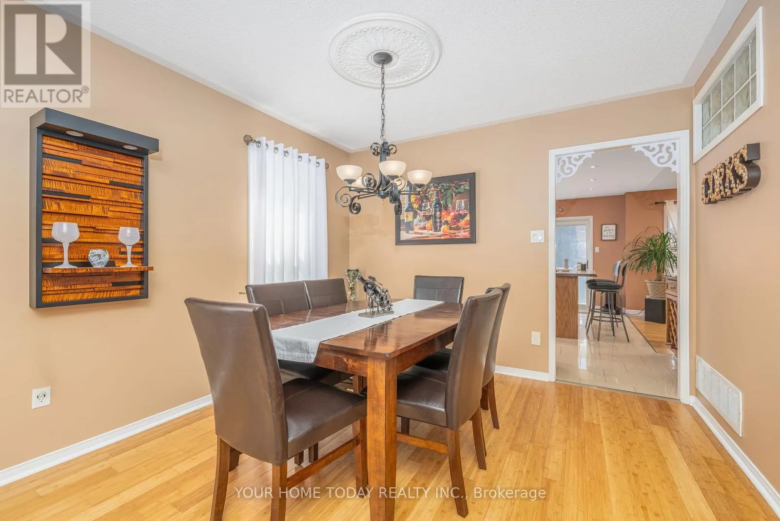 208 VAN SCOTT DRIVE