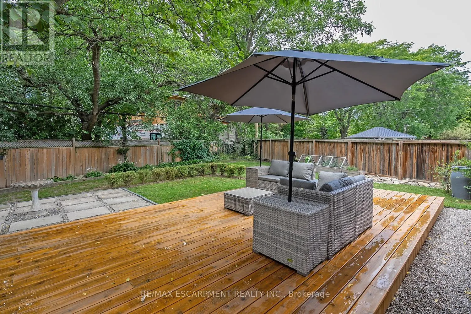 406 OAKWOOD DRIVE