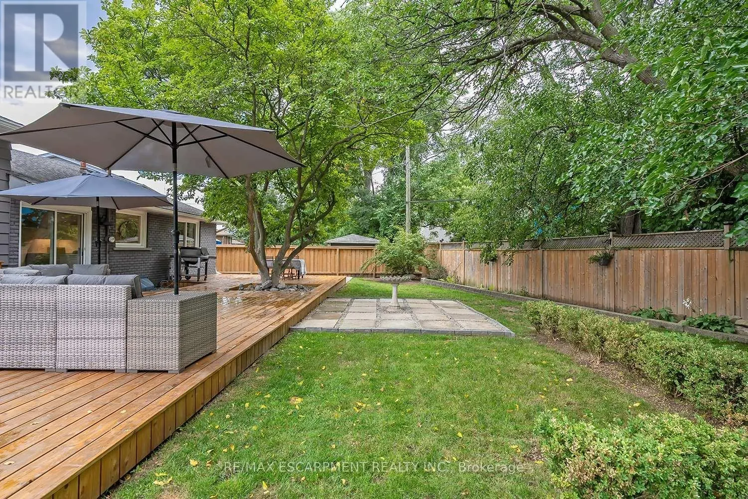 406 OAKWOOD DRIVE