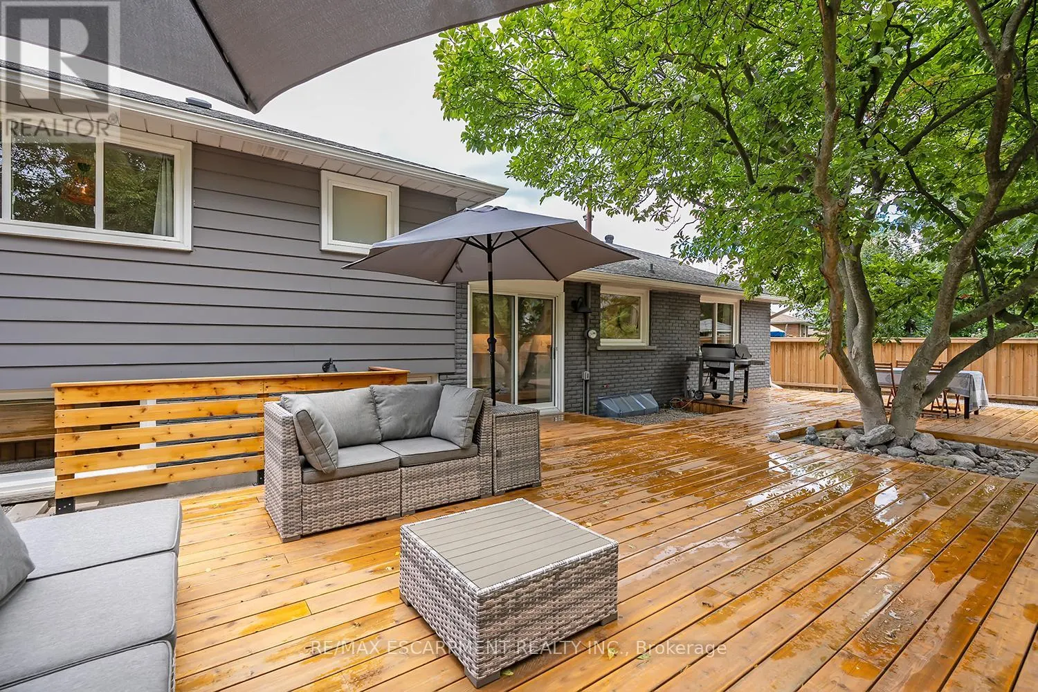 406 OAKWOOD DRIVE