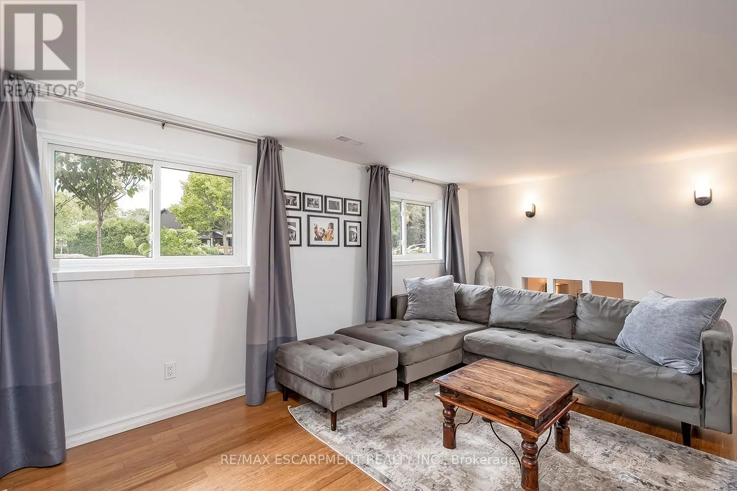 406 OAKWOOD DRIVE