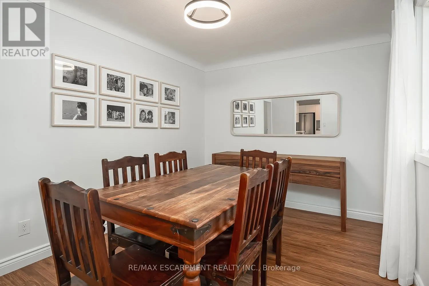 406 OAKWOOD DRIVE
