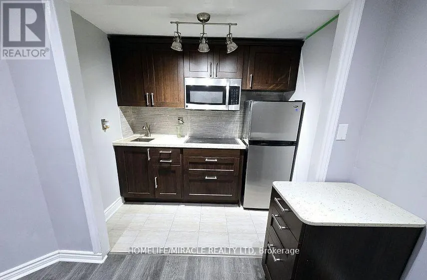 33 ATIRA AVENUE