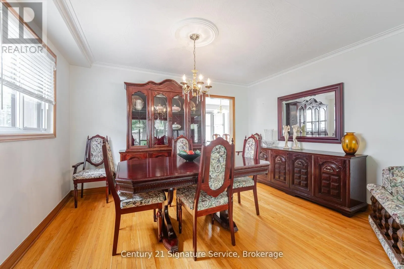 512 SELSEY DRIVE