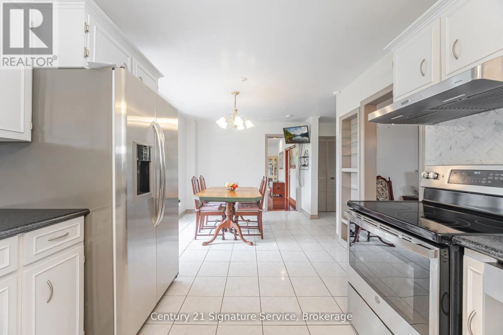 512 SELSEY DRIVE