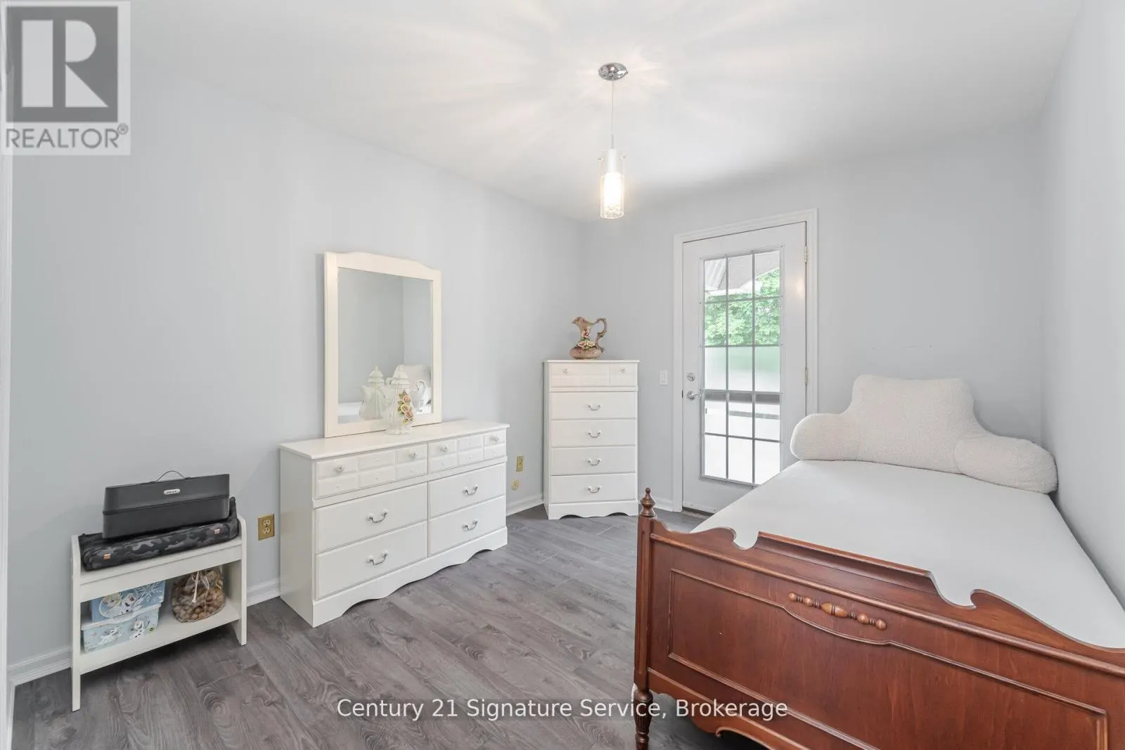 512 SELSEY DRIVE