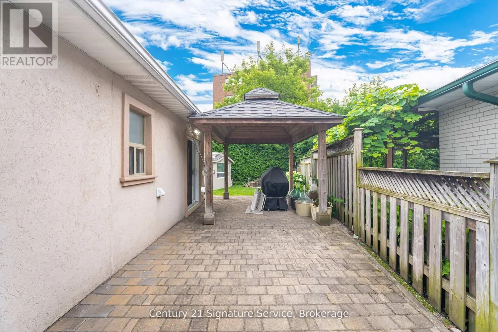 512 SELSEY DRIVE