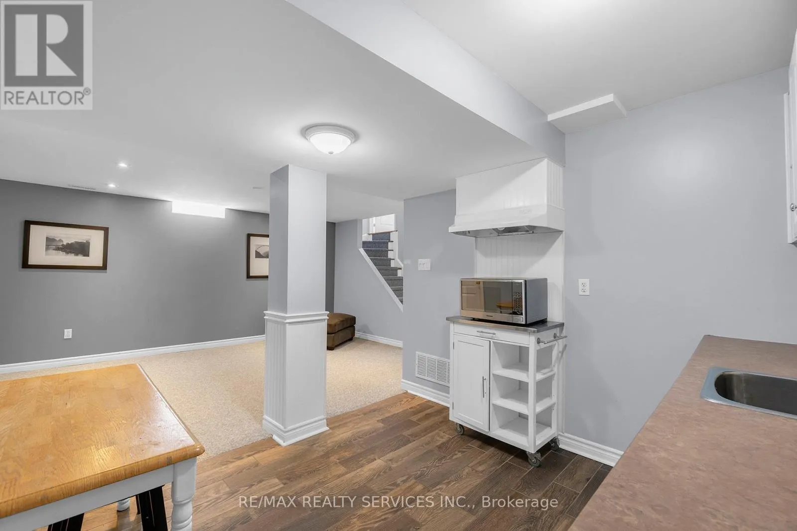 130 PORCHLIGHT ROAD