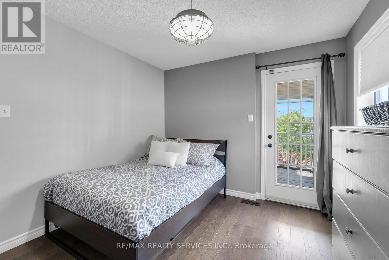 130 PORCHLIGHT ROAD