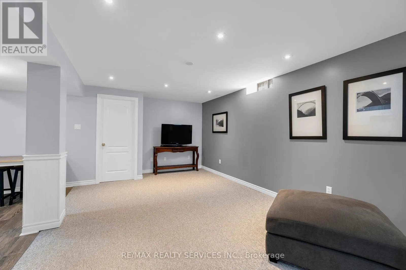 130 PORCHLIGHT ROAD