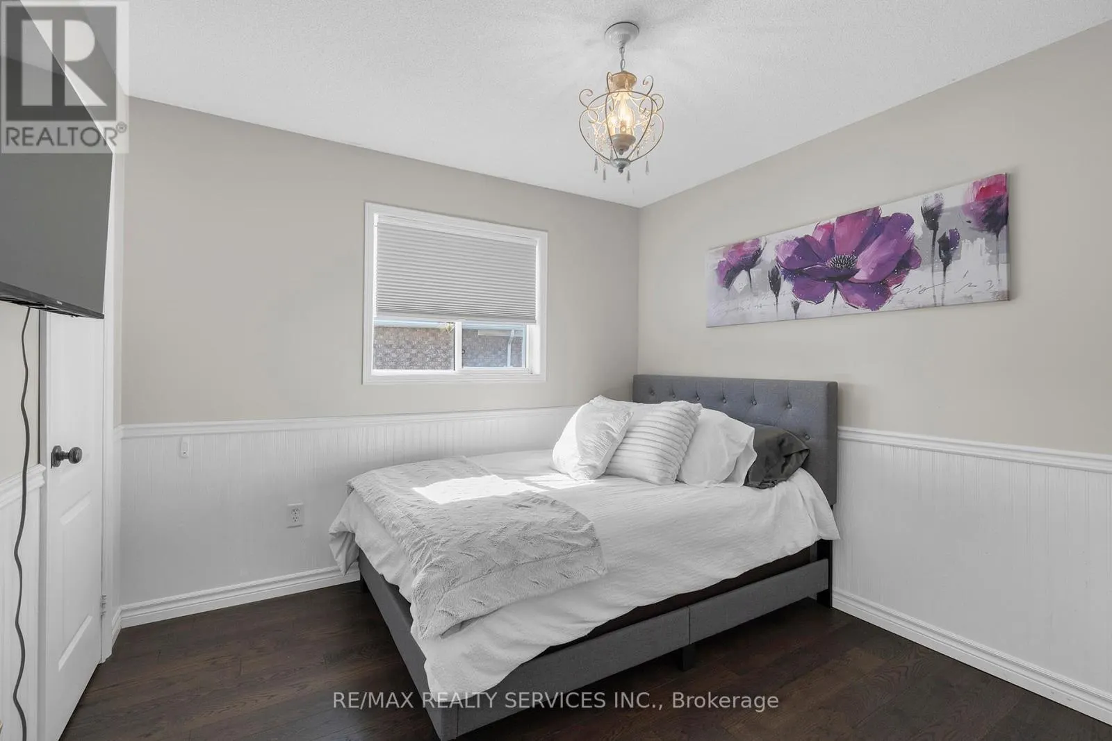 130 PORCHLIGHT ROAD