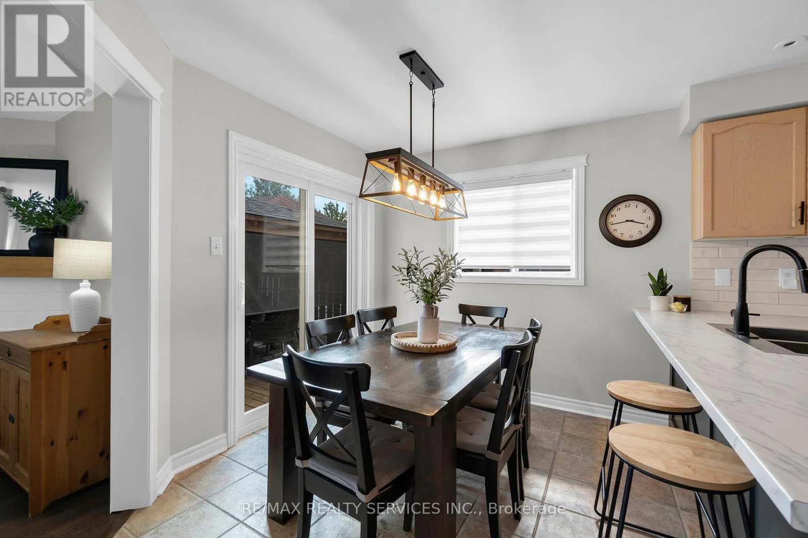 130 PORCHLIGHT ROAD