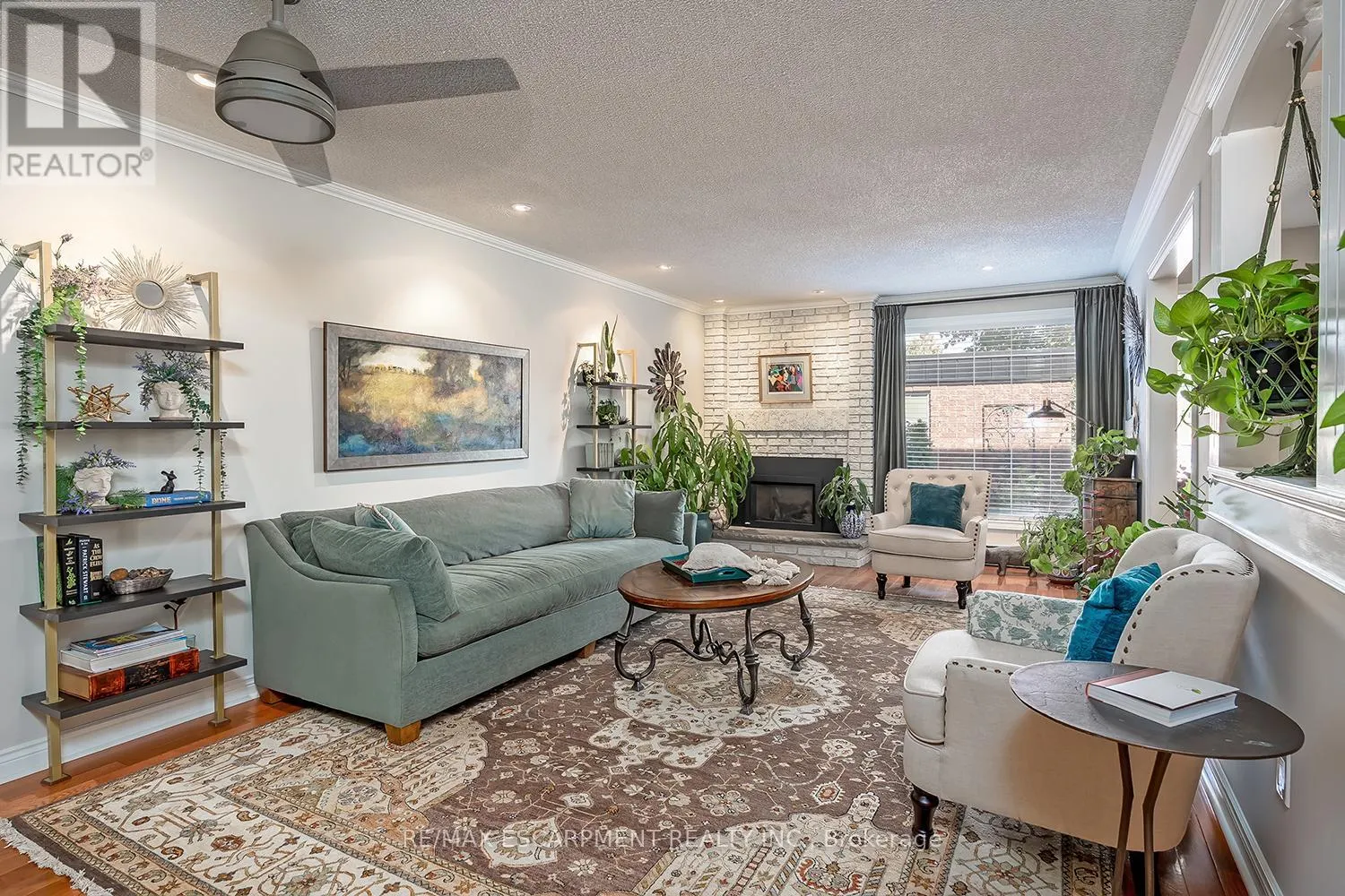 5 - 1580 KERN'S ROAD